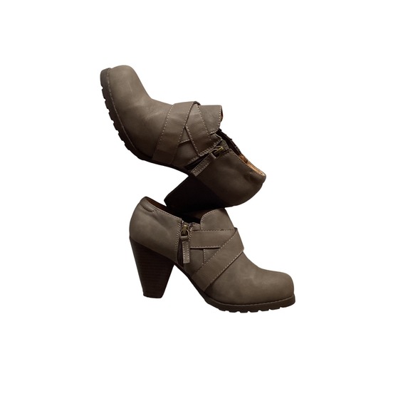 Madeline Girl Women's Taupe Faux Leather Ankle Boots Buckle Block Heel Zip - Picture 4 of 6
